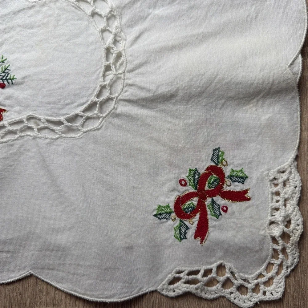 Christmas Placemat 8pc Set Vintage Poinsettia Cut Work Embroidery Crochet Cotton